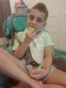 Praca terapeutyczna z gryzakami logopedycznymi 2.jpg